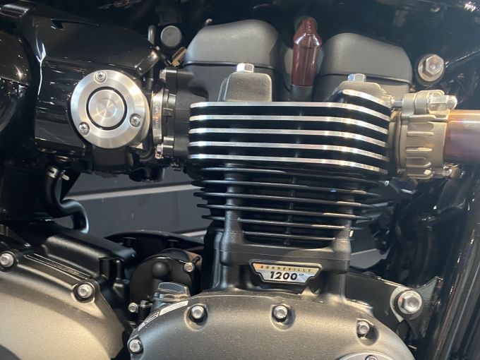 TRIUMPH SPEED TWIN 1200 4