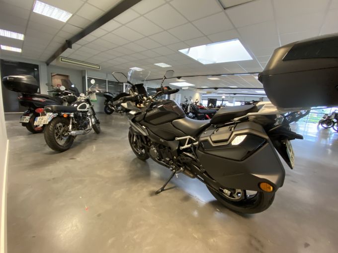 SUZUKI GSX-S 1000 GX 4