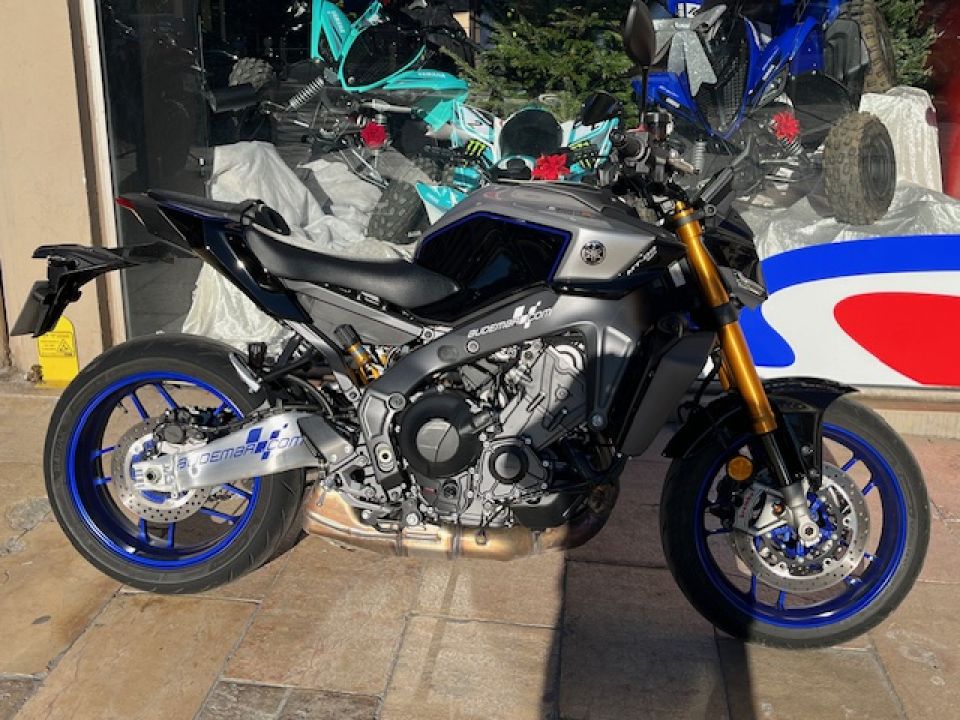 YAMAHA MT-09 SP 4