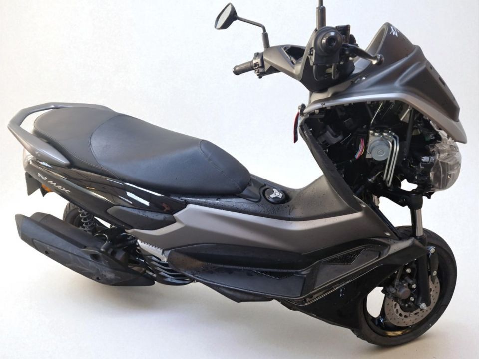 YAMAHA NMAX 125 4