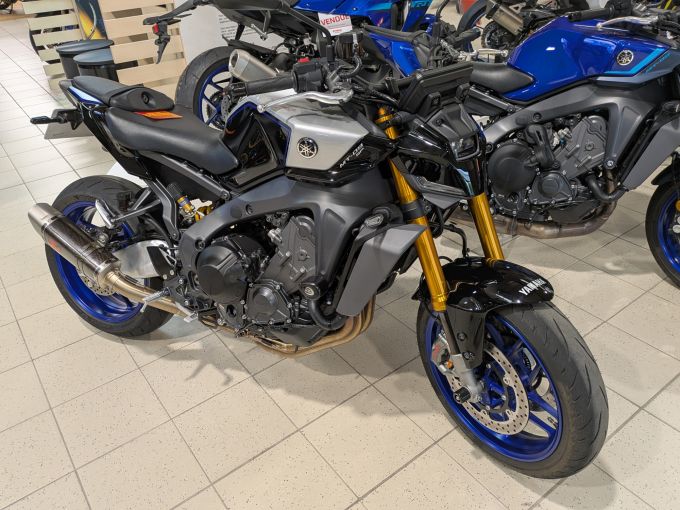 YAMAHA MT-09 SP 4