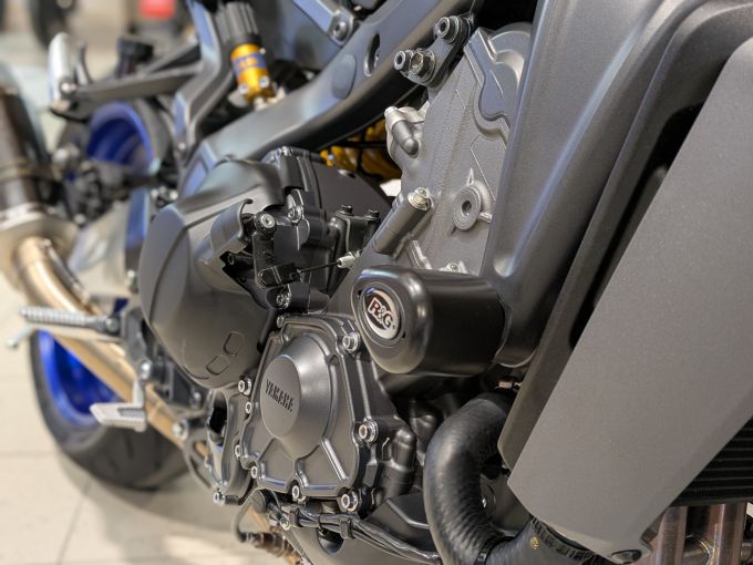 YAMAHA MT-09 SP 4