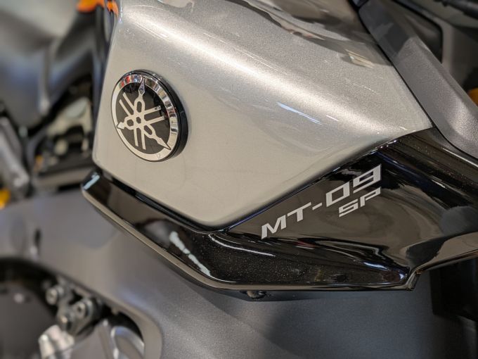 YAMAHA MT-09 SP 4