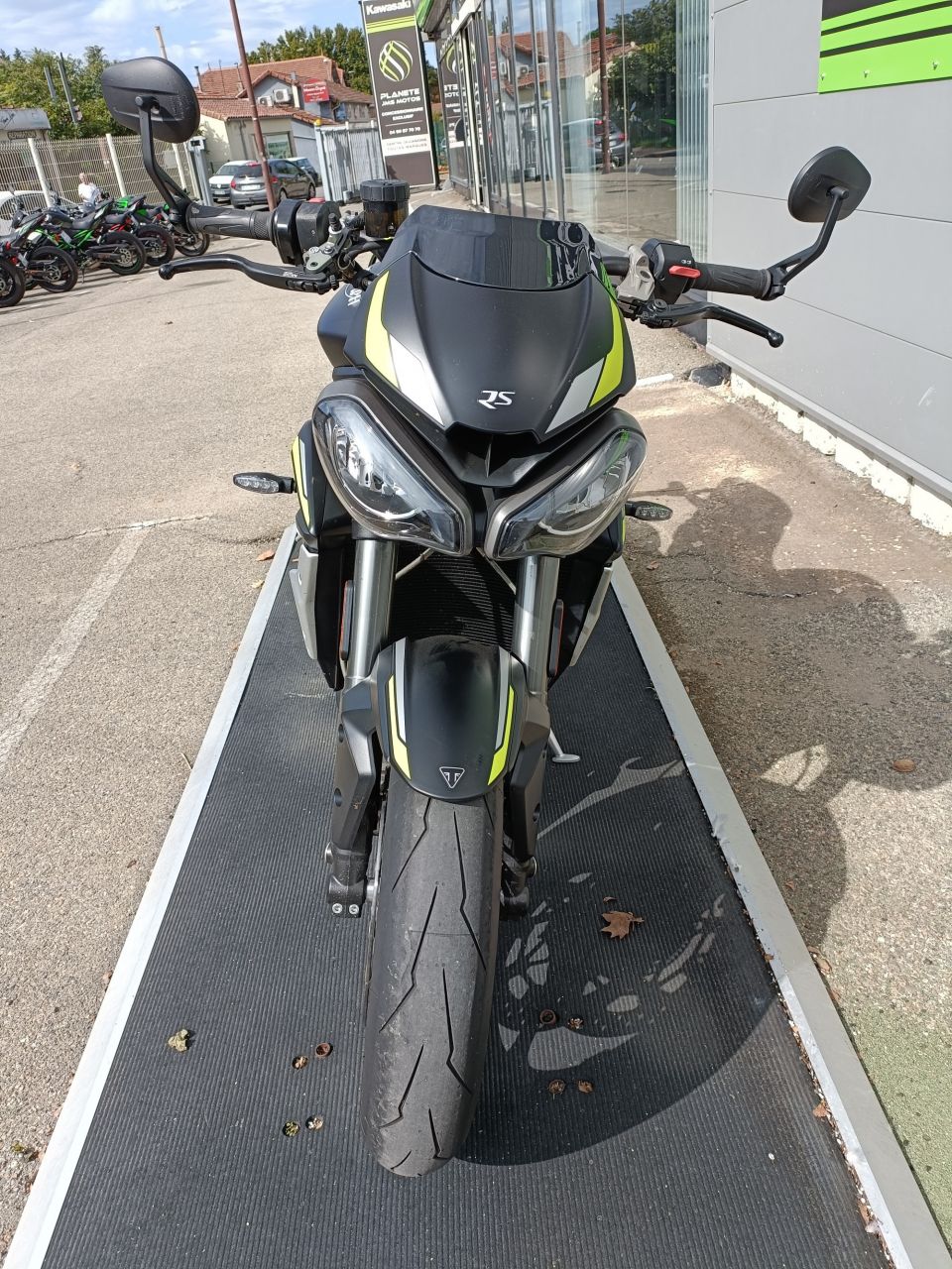 TRIUMPH STREET TRIPLE 765 RS 1ER MAIN REVISEE 4