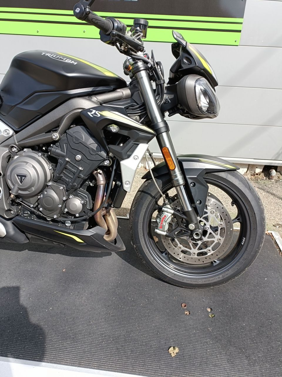 TRIUMPH STREET TRIPLE 765 RS 1ER MAIN REVISEE 4