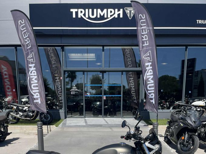 TRIUMPH STREET TWIN  900 4