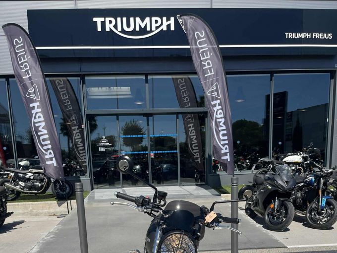 TRIUMPH STREET TWIN  900 4