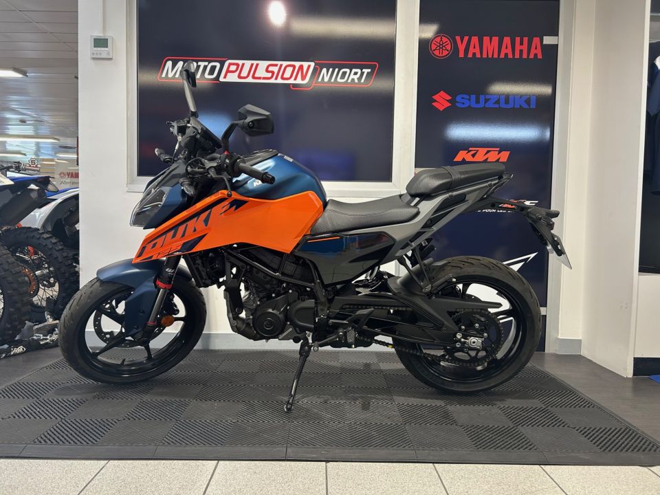 KTM 125 DUKE ABS 4