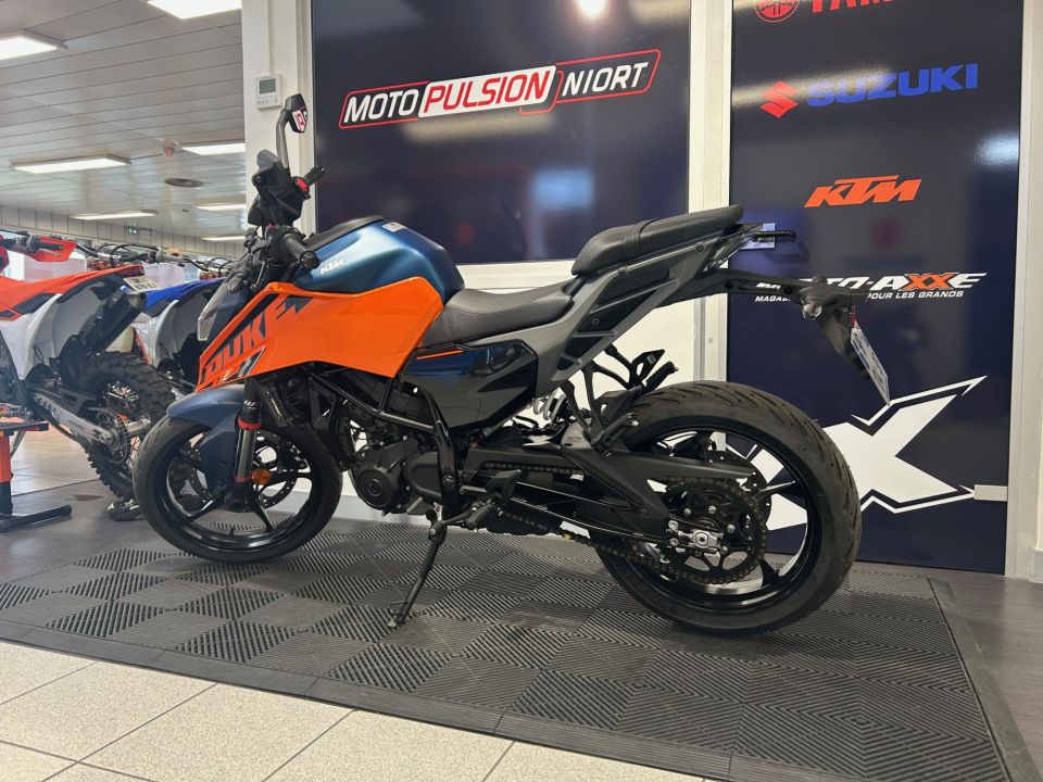 KTM 125 DUKE ABS 4