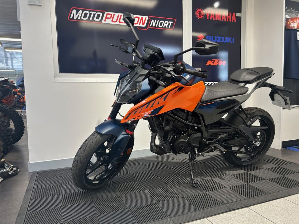 KTM 125 DUKE ABS 4