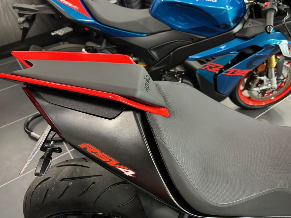 APRILIA RSV4 1100 4