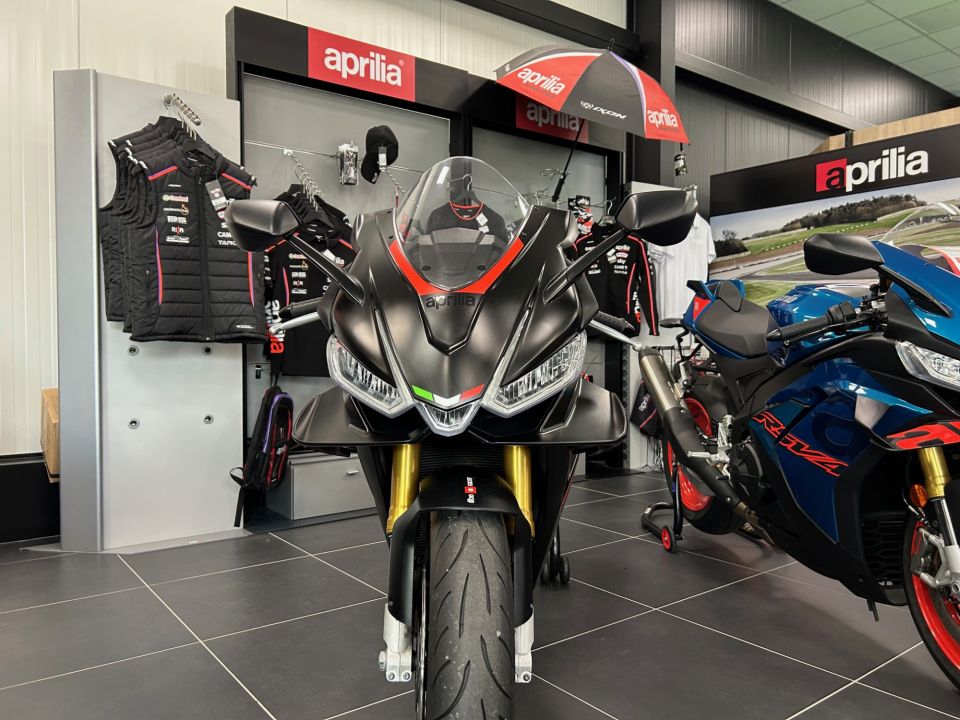APRILIA RSV4 1100 4