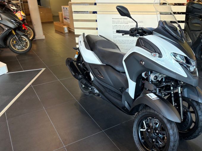 YAMAHA TRICITY 300 4