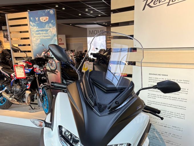 YAMAHA TRICITY 300 4