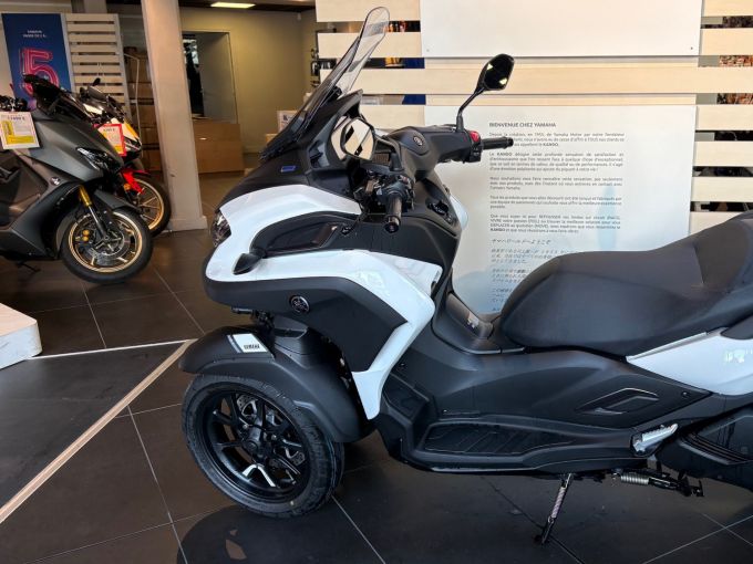 YAMAHA TRICITY 300 4