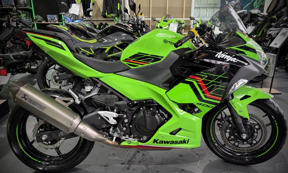 KAWASAKI NINJA 400 4