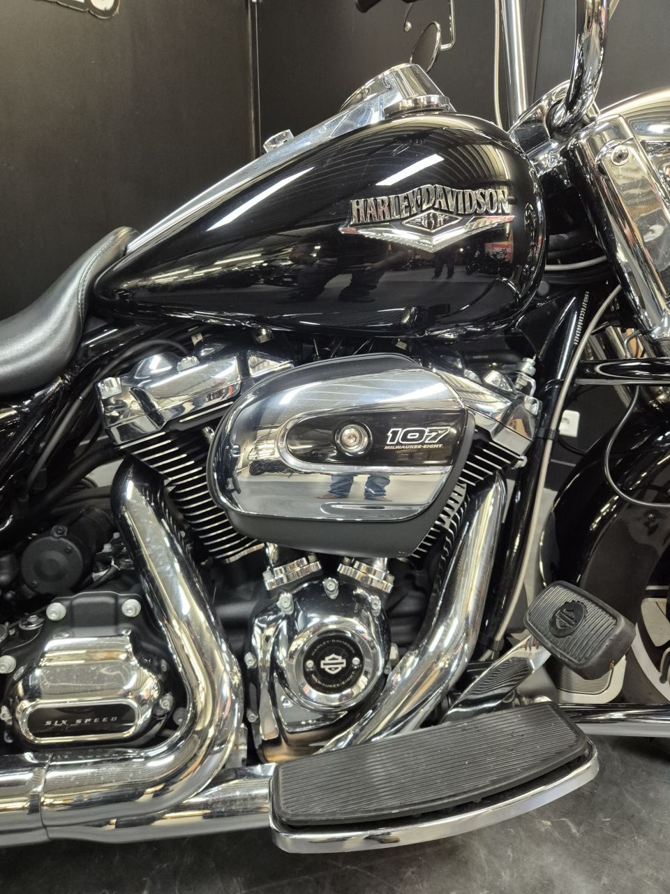 HARLEY-DAVIDSON TOURING ROAD KING 1745 4