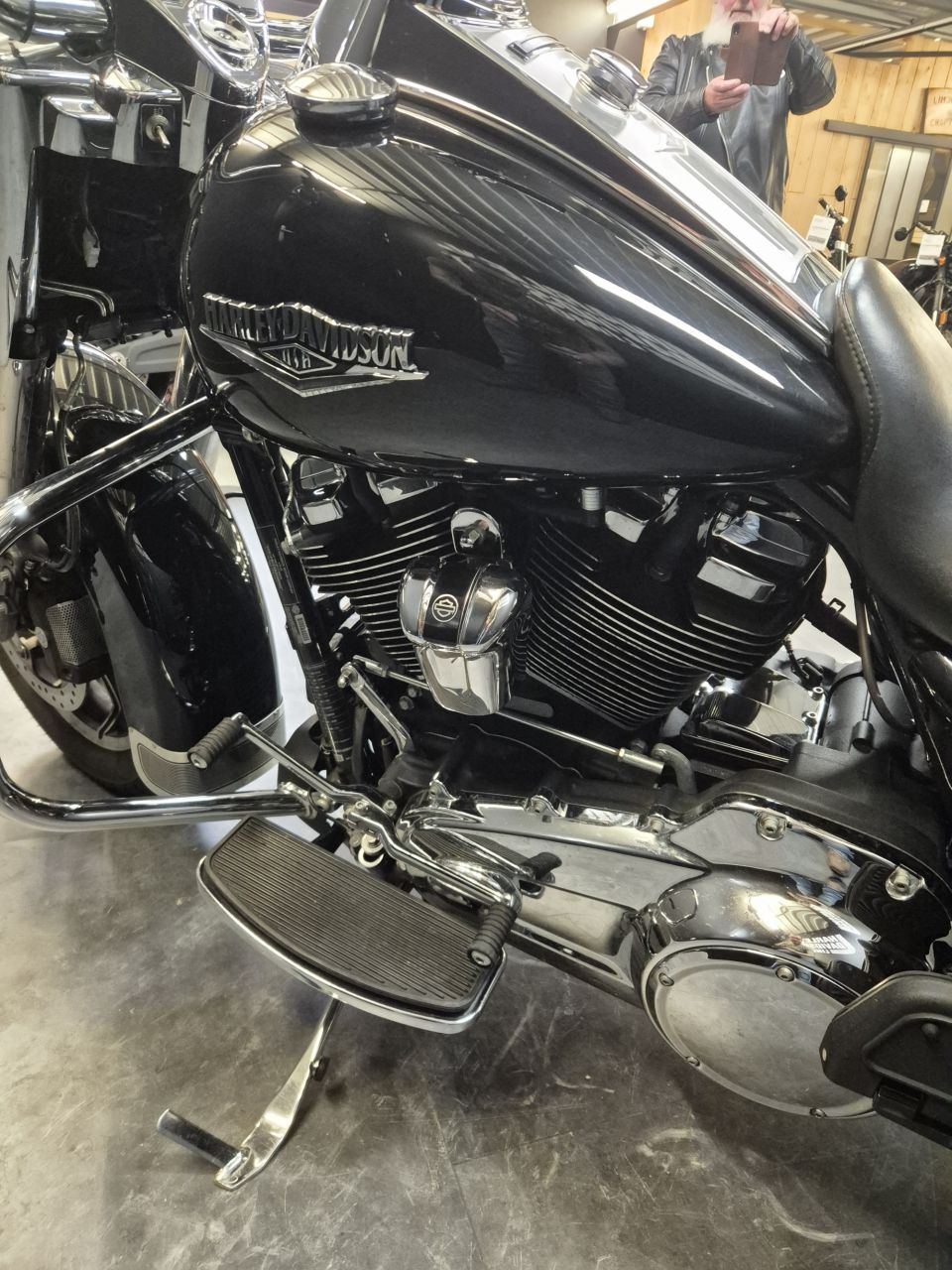 HARLEY-DAVIDSON TOURING ROAD KING 1745 4