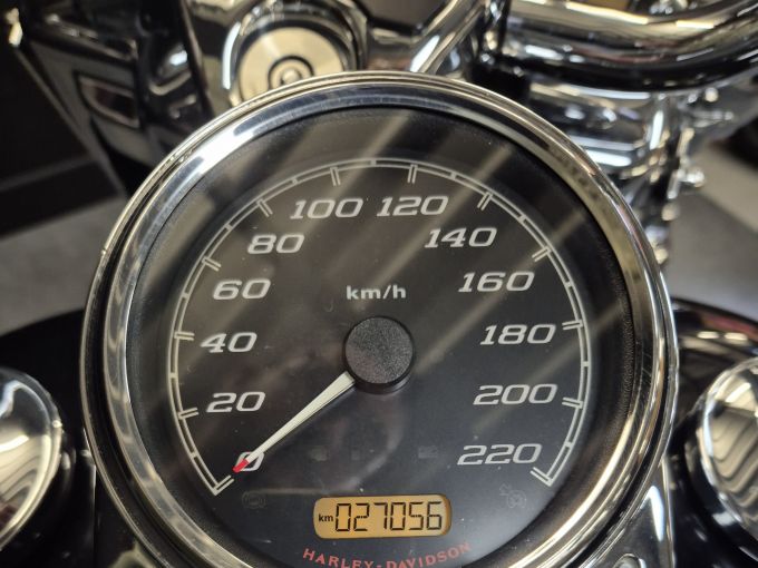 HARLEY-DAVIDSON TOURING ROAD KING 1745 4