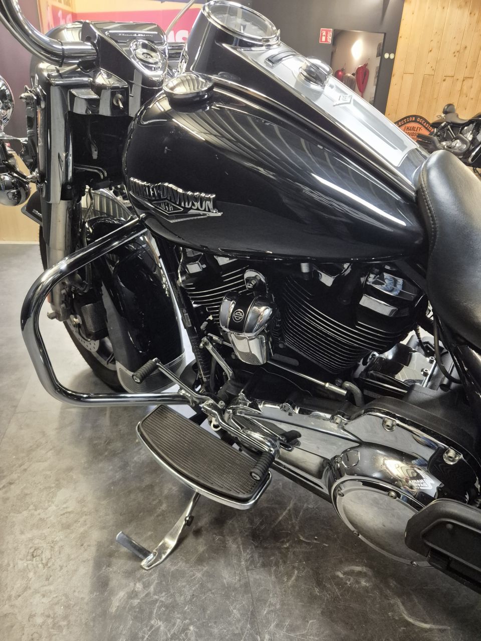 HARLEY-DAVIDSON TOURING ROAD KING 1745 4