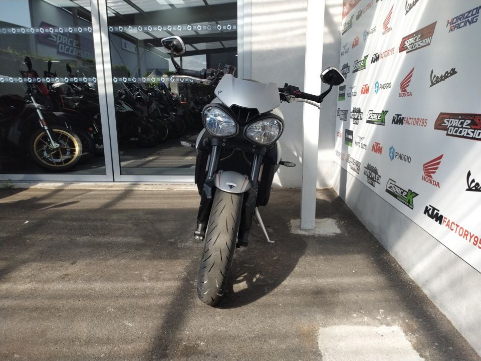 TRIUMPH STREET TRIPLE 765 R 4