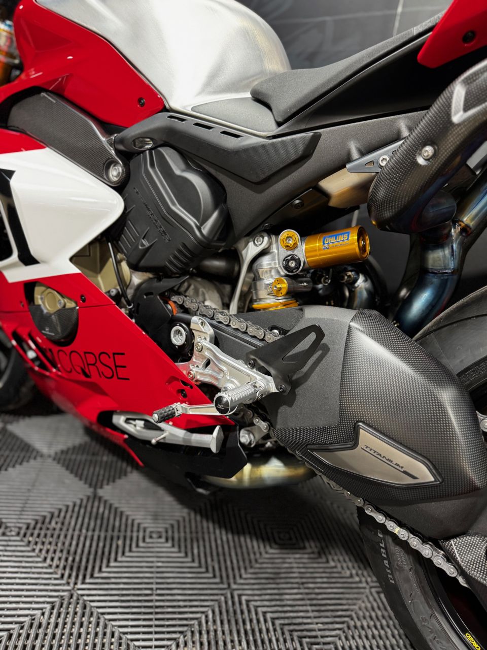 DUCATI PANIGALE V4 R 4