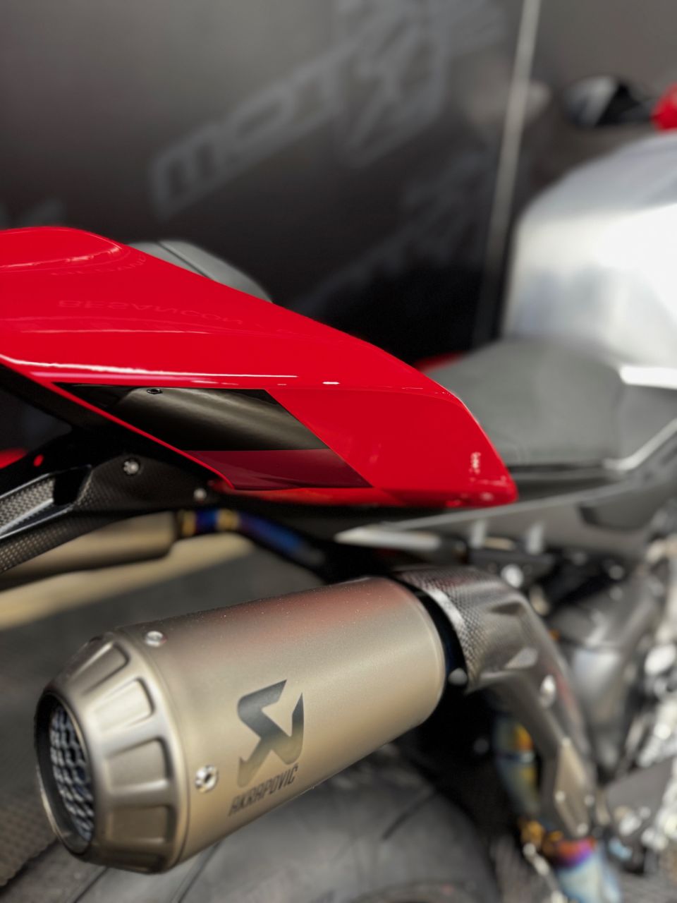 DUCATI PANIGALE V4 R 4