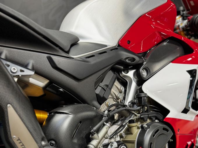 DUCATI PANIGALE V4 R 4