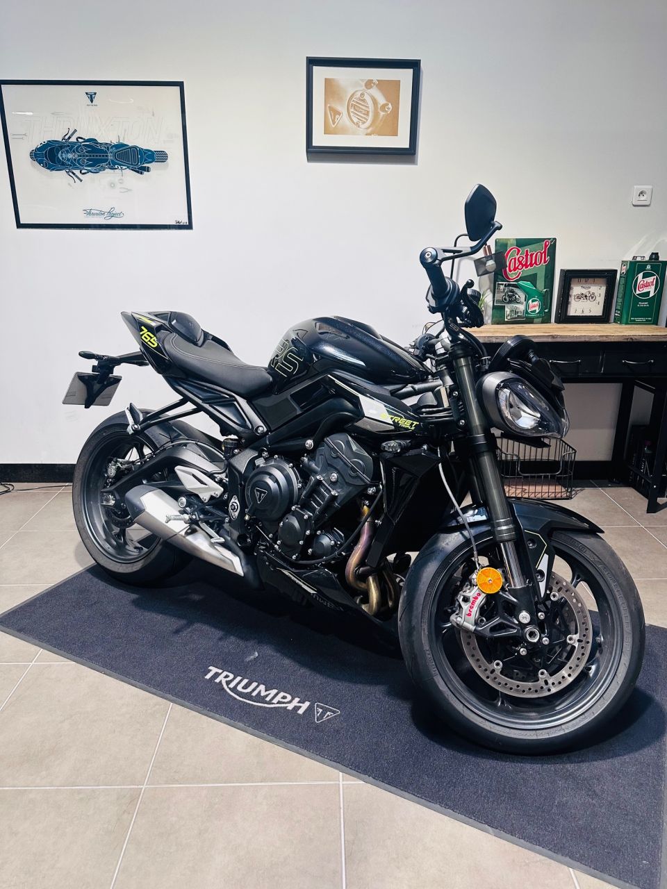 TRIUMPH STREET TRIPLE 765 RS 4