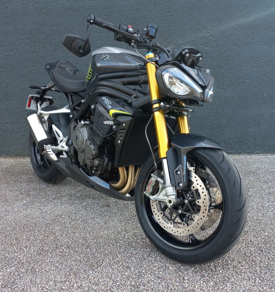 TRIUMPH SPEED TRIPLE 1200 RS 4