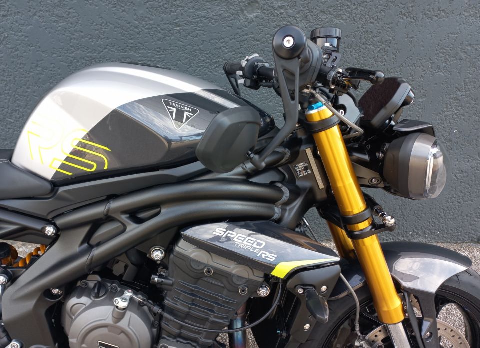 TRIUMPH SPEED TRIPLE 1200 RS 4