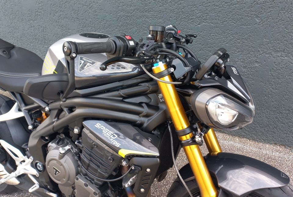 TRIUMPH SPEED TRIPLE 1200 RS 4