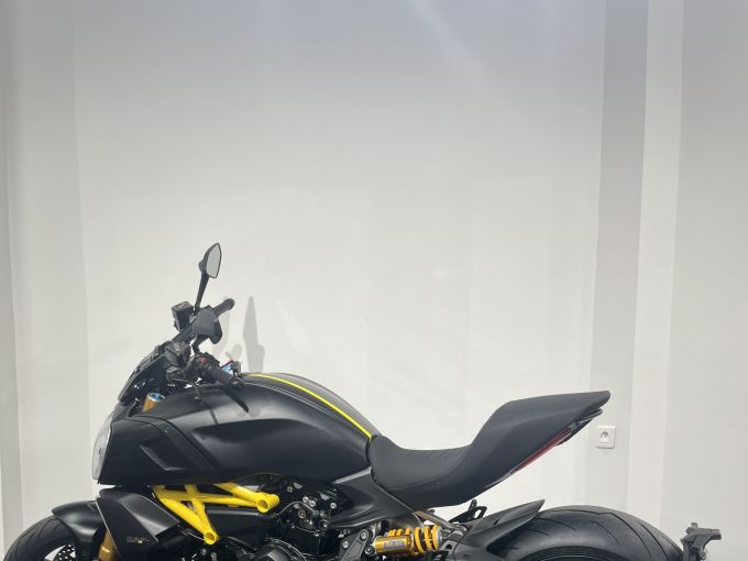 DUCATI DIAVEL 4