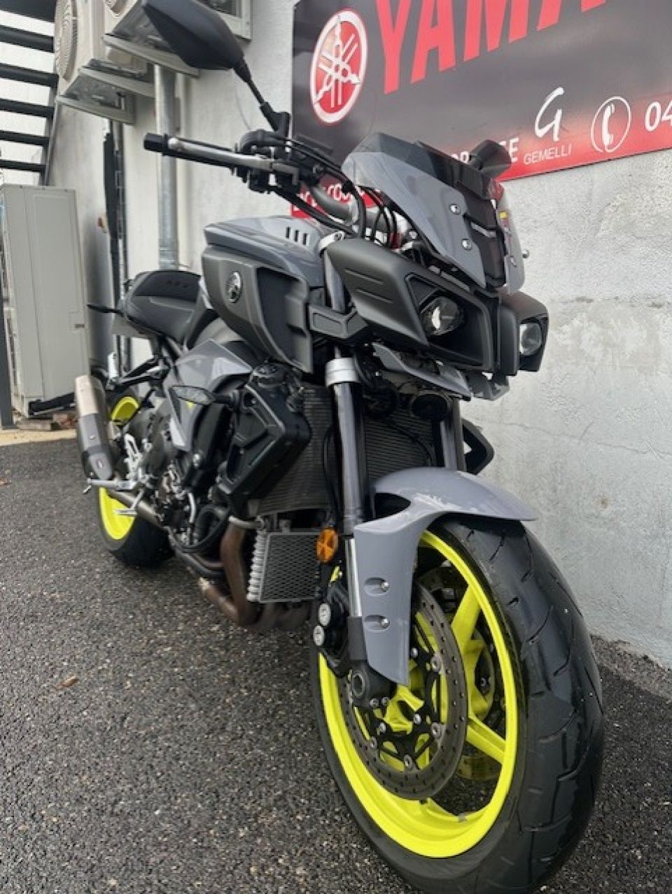 YAMAHA MT-10 4