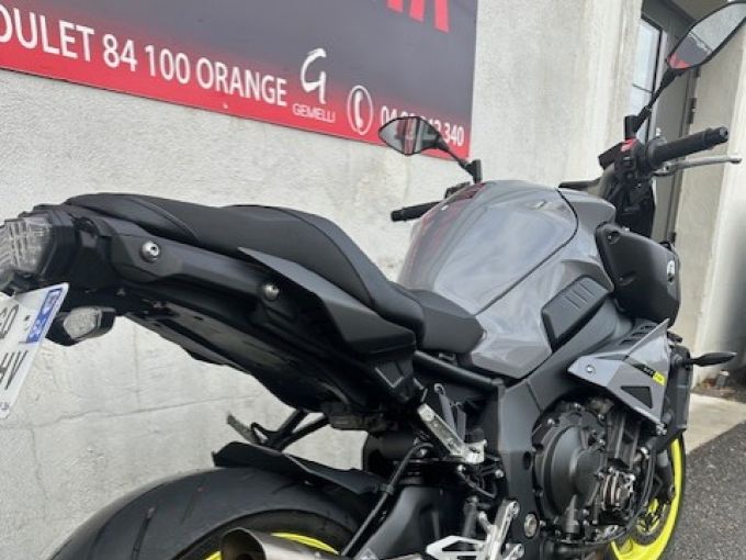 YAMAHA MT-10 4