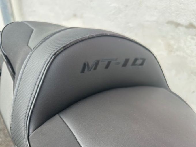 YAMAHA MT-10 4