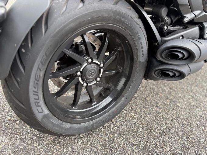 TRIUMPH Rocket 3 GT Storm 4