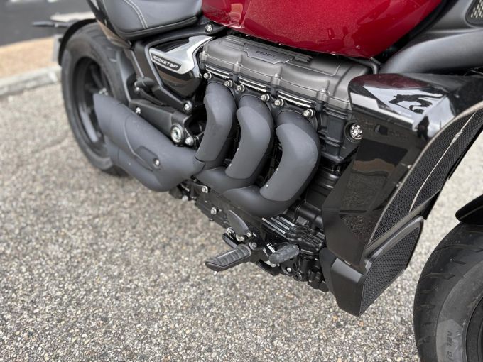 TRIUMPH Rocket 3 GT Storm 4