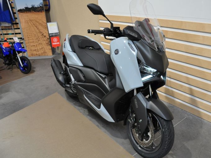 YAMAHA XMAX 125 TECH MAX 4
