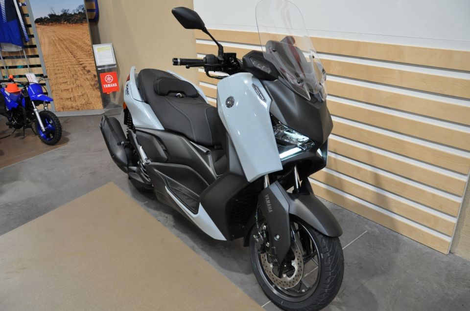 YAMAHA XMAX 125 TECH MAX 4