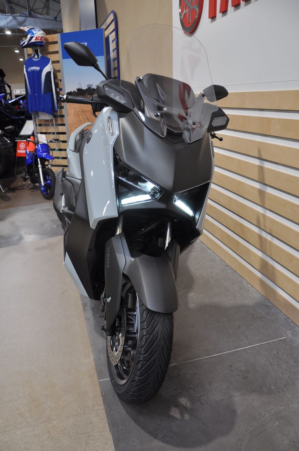 YAMAHA XMAX 125 TECH MAX 4