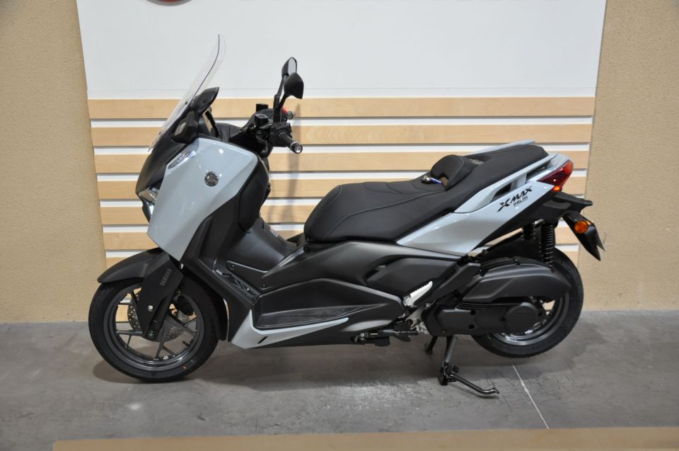 YAMAHA XMAX 125 TECH MAX 4