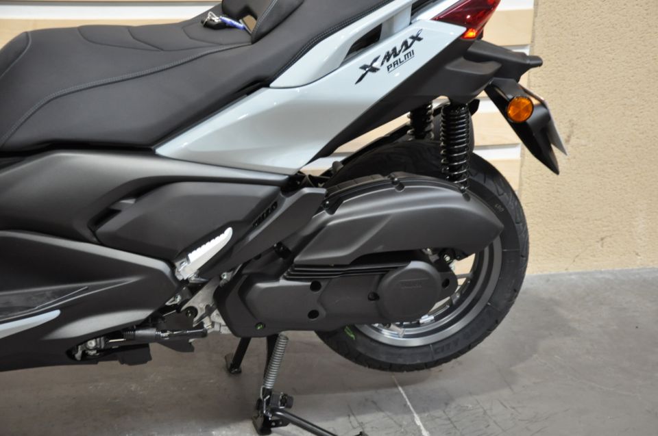 YAMAHA XMAX 125 TECH MAX 4