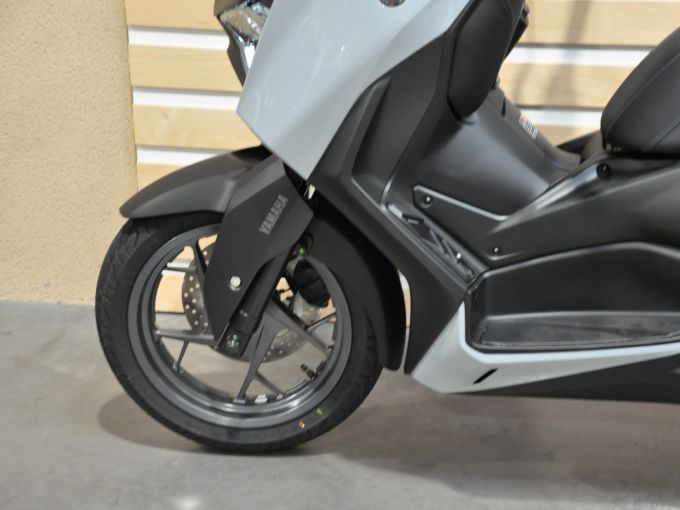 YAMAHA XMAX 125 TECH MAX 4