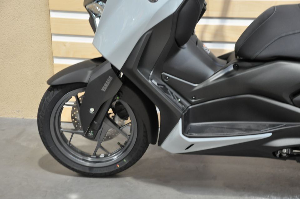 YAMAHA XMAX 125 TECH MAX 4