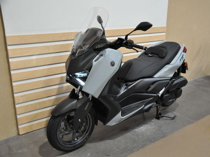 YAMAHA XMAX 125 TECH MAX 4