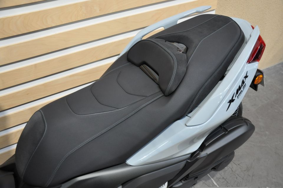 YAMAHA XMAX 125 TECH MAX 4