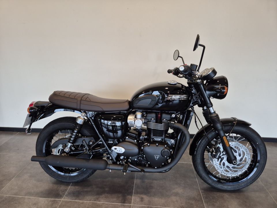 TRIUMPH Bonneville T120 Black 4