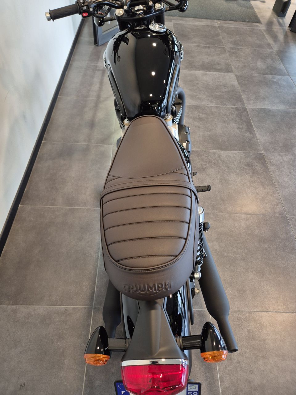 TRIUMPH Bonneville T120 Black 4