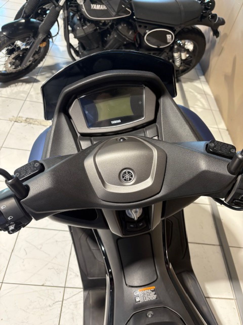 YAMAHA NMAX 125 4